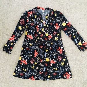 Old Navy floral top. Size XS.